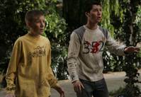 Кадр Малкольм в центре внимания