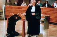 Кадр Неизвестный в доме