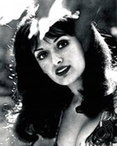 Нюжде Ар фото