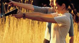 Кадр из фильма "Охотница" - 2