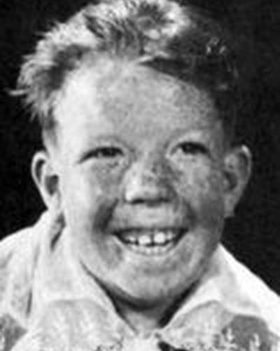 Мики Дэниелс фото