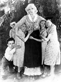 Кадр Уродцы