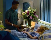 Кадр Красные браслеты 