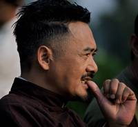 Кадр Пусть летят пули