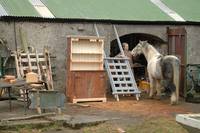 Кадр Ирландская народная мебель