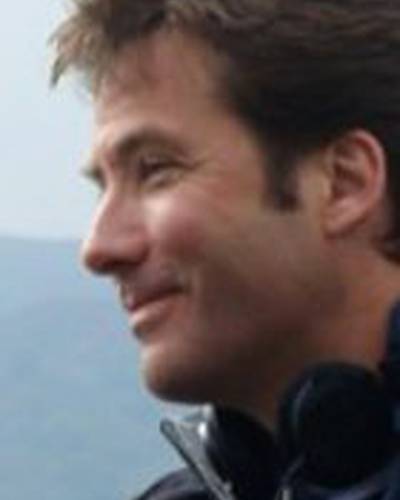 Джеймс Хоуз фото