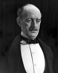 Кадр Добрые сердца и короны