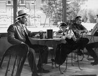 Кадр Бумажная луна