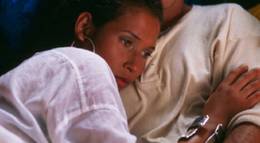 Кадр из фильма "Волна страсти" - 2