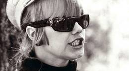 Кадр из фильма "Я любопытна – фильм в жёлтом" - 2