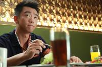 Кадр Туз в рукаве