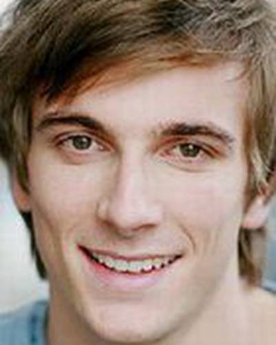 Гилиан Петровский фото