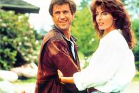 Кадр Птичка на проводе