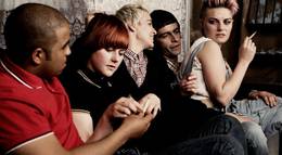 Кадр из фильма "Это – Англия. Год 1986 (мини-сериал)" - 2