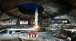 Кадр из фильма "Живешь только дважды" - 2