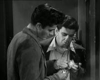 Кадр Стучись в любую дверь