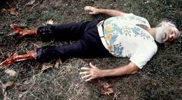 Кадр из фильма "Пираньи" - 1