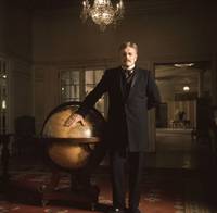 Кадр Ветер и лев