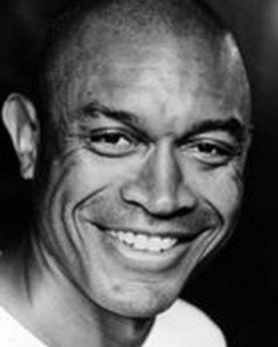 Брюс Джонсон фото