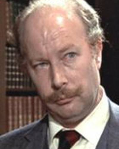 Джеймс Коссинс фото