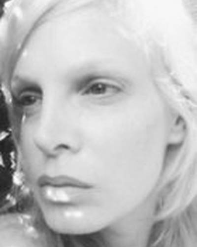 Микела Дж. Микаэл фото