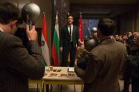 Кадр Жертвуя пешкой (Игры чемпионов)