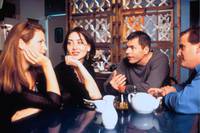 Кадр Целуя Джессику Стейн