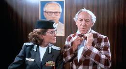 Кадр из фильма "Alles Lüge" - 2