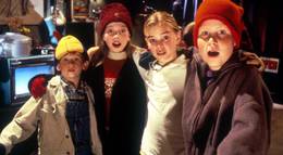 Кадр из фильма "Необычное Рождество Ричи Рича (видео)" - 1