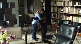 Кадр из фильма "Любовь не по размеру" - 1