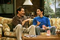 Кадр Женаты и с детьми