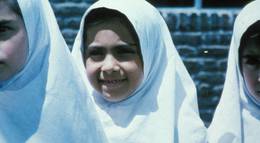 Кадр из фильма "Дети небес" - 2