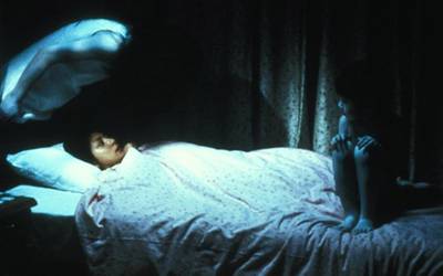 Жутко страшно и запредельно атмосферно: 10 нетипичных фильмов ужасов