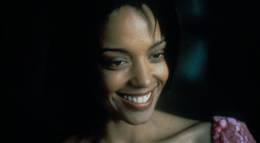 Кадр из фильма "Когда наступает ночь" - 2