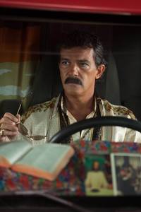 Кадр Мачете убивает