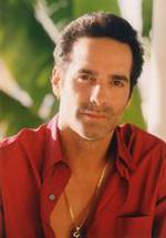 Юл Васкез фото