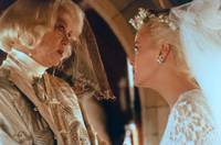 Кадр Слияние двух лун