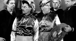 Кадр из фильма "Девушка в каждом порту" - 1