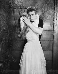 Кадр К востоку от рая