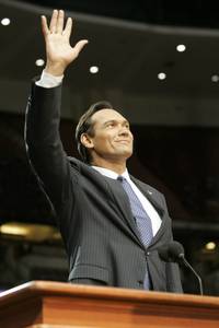 Кадр Западное крыло