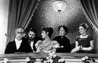 Кадр Человек-слон