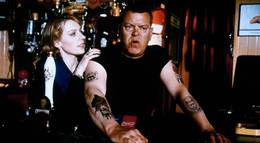 Кадр из фильма "Удостоверение" - 1