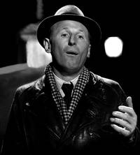 Кадр Через Париж