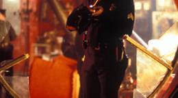 Кадр из фильма "Ворон" - 2