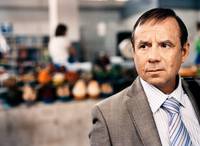 Кадр Как назло Сибирь