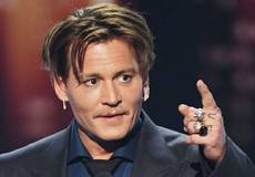 Джонни Деппа хотят направить к психиатру из-за мотовства