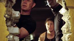 Кадр из фильма "Добро пожаловать в Коллинвуд" - 1