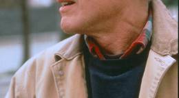 Кадр из фильма "Дураков нет" - 2