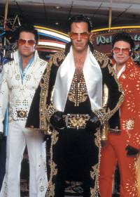 Кадр 3000 миль до Грейслэнда