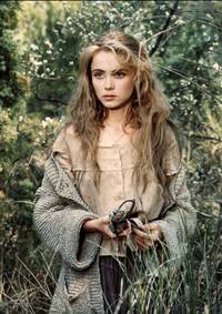 Кадр Манон с источника